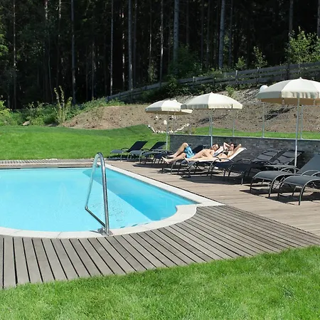 Hotel apartamentowy St Konstantin *